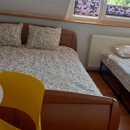 Apartamento Domek Pod Sosnami Pokoje 2-3 Osobowe Mielno  Exterior foto